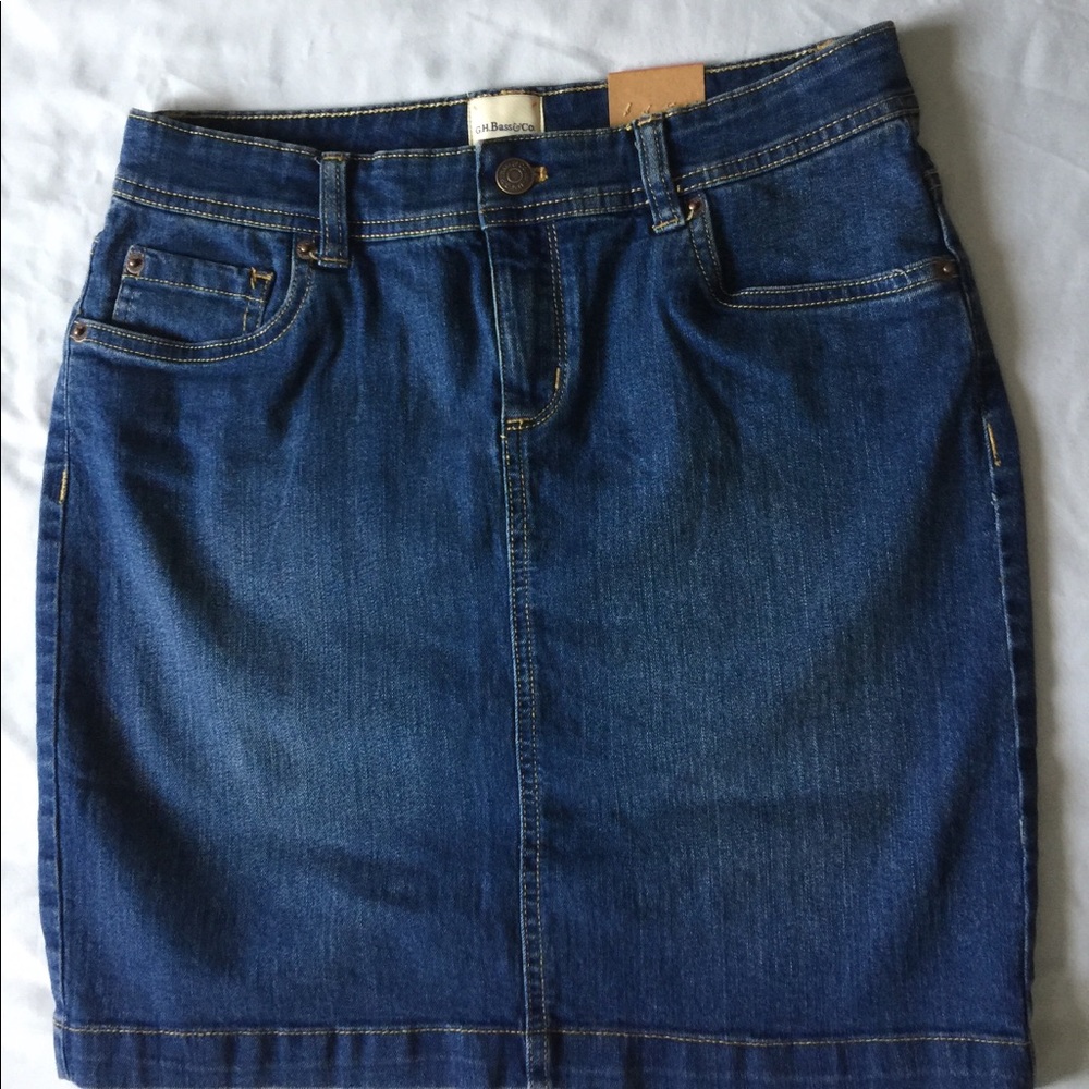 G H Bass & Co Jean skirt NWT Women’s size 4